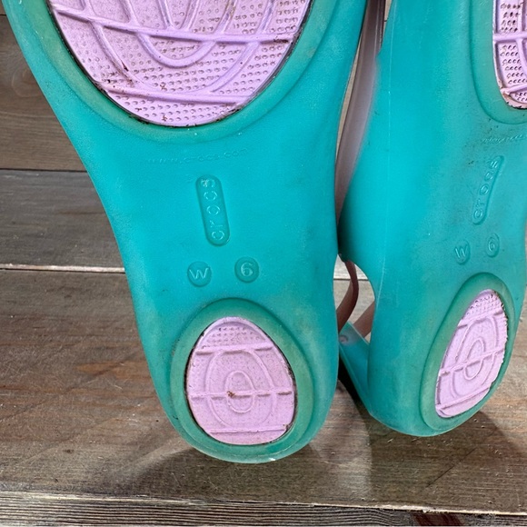 crocs isabella huarache womens size 6 shoes multicolor slip on work flats - Picture 6 of 10